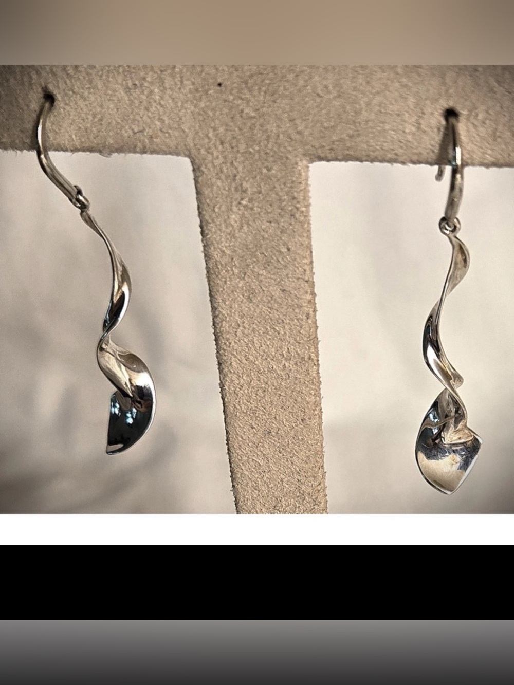 TIFFANY & Co. TWIST STERLING SILVER HOOK DANGLE EARRINGS: FRANK GEHRY COLLECTION